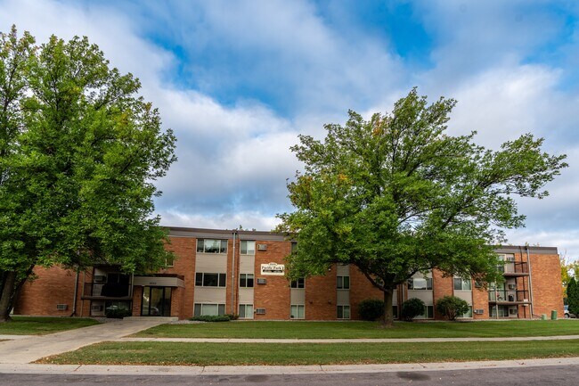 Apartamentos del Parque del Pacífico de Fargo, Dakota del Norte | Exterior