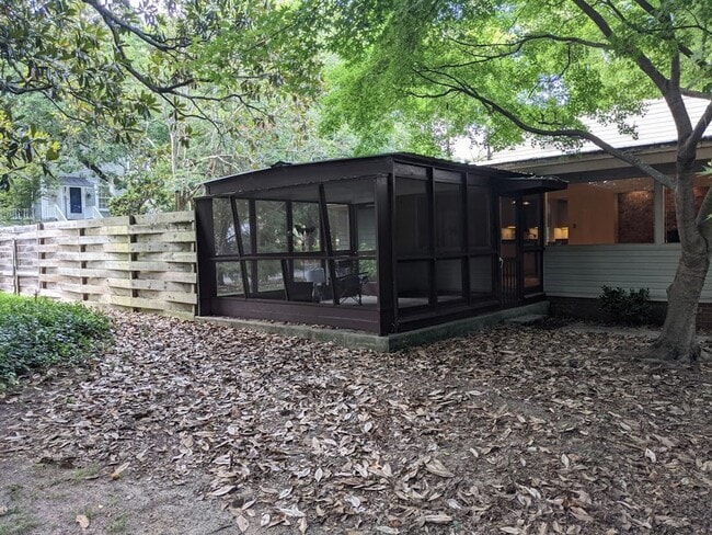 Photo - 223 Edgefield Ave NW