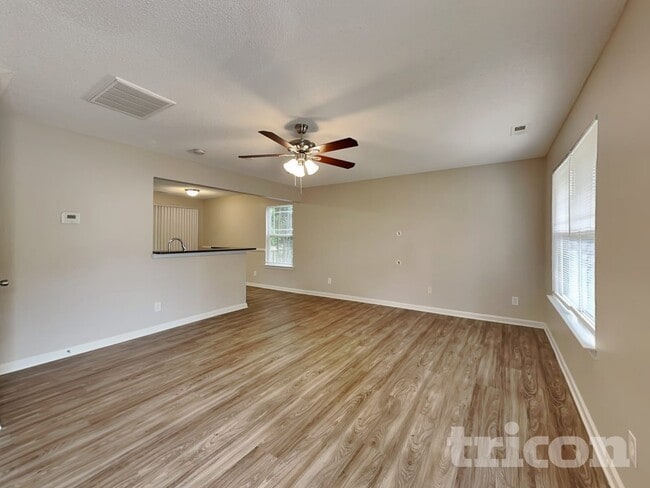 Photo - 186 English Hills Dr