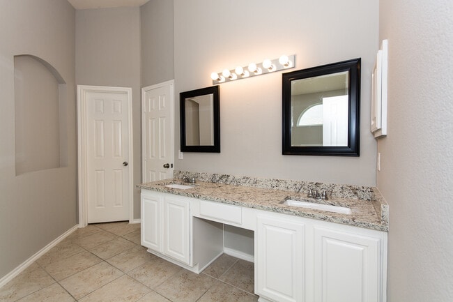 Photo - 1413 Gordon Dr