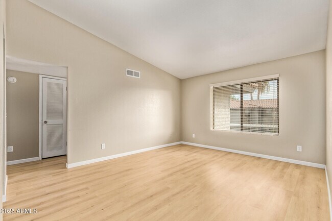 Photo - 1402 E Guadalupe Rd Unit 245