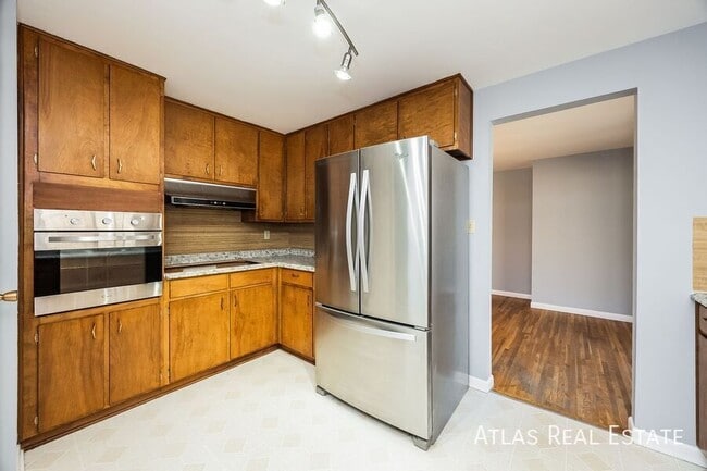 Photo - 2106 Glenn Summer Rd