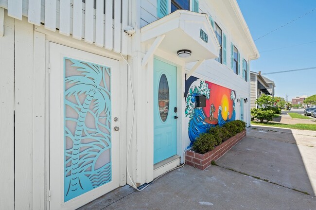 Photo - 1015 9th St Apartment Unit B
