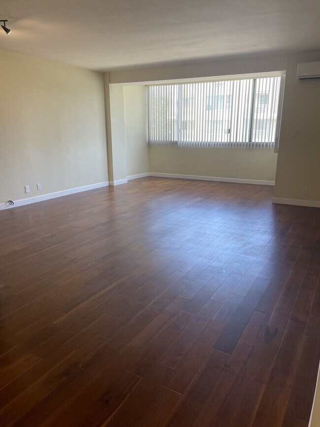 Photo - 969 Hilgard Ave Condo