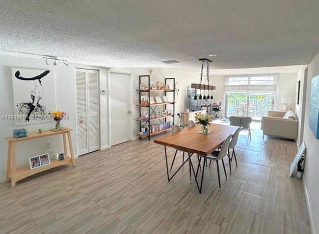 Building Photo - 210 Seaview Dr Unit 210 Seaview Dr # 405