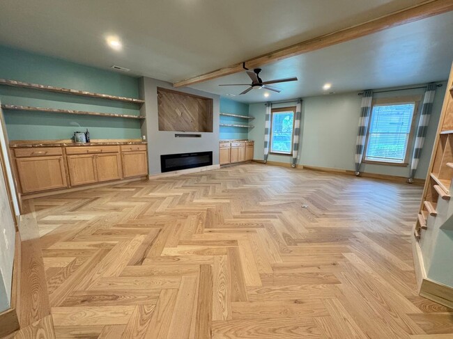 Photo - 893 Henrico Ct