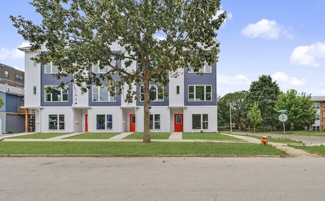 Photo - 108 S 5th St