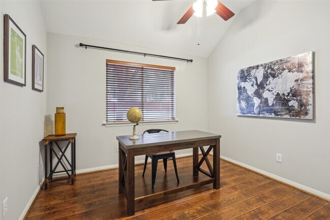 Photo - 183 N Millport Cir