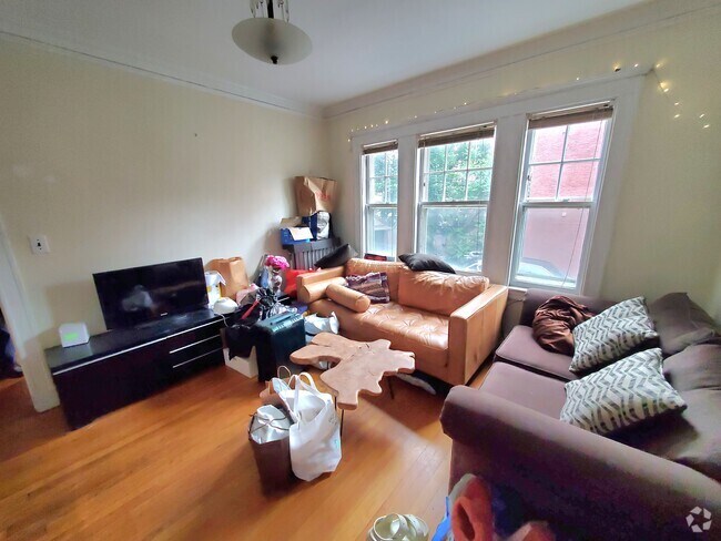 Building Photo - 27 High St Unit 1 Rental