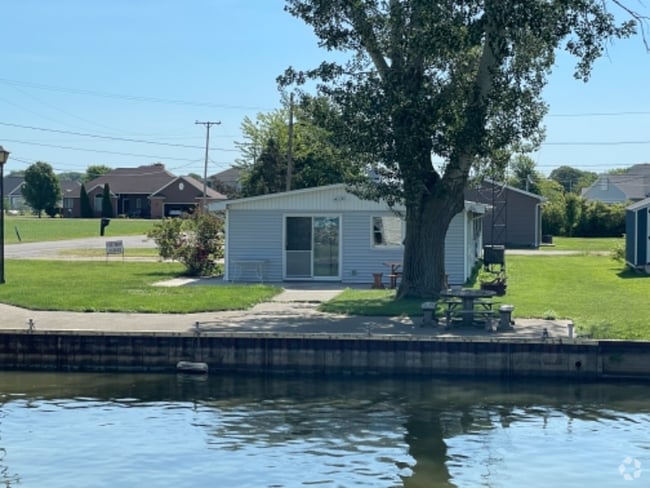 Building Photo - 1924 S Stover Dr Rental