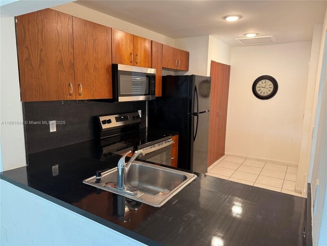Building Photo - 20825 NE 8th Ct Unit 203-19