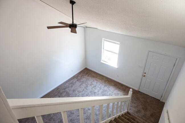 3302/3304 Steeple Circle