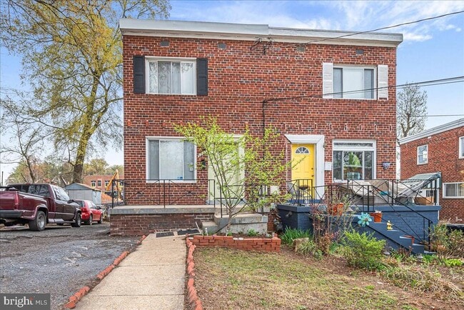 Photo - 5225 59th Ave