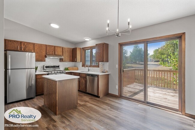 Photo - 4 Bedroom Home in Eagan