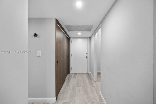 Photo - 2001 Atlantic Shores Blvd Unit 116