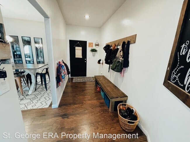 Photo - 4 br, 3 bath House - 170 E 100 N