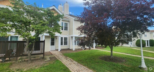Building Photo - 1417 Whispering Hills Dr Rental