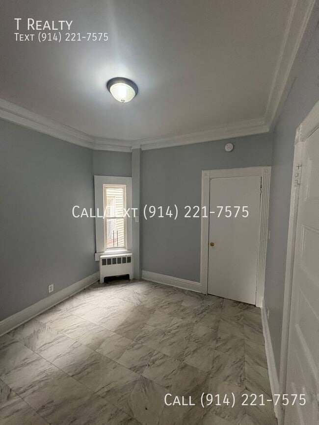 Building Photo - 162 Waverly St Unit 2