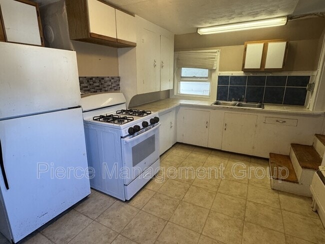 Photo - 43 Cross St Unit 2