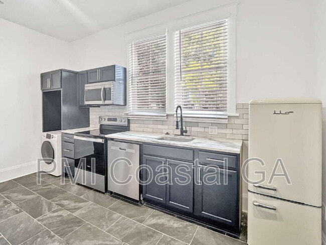 Building Photo - 2115 Lincoln St Unit D Rental