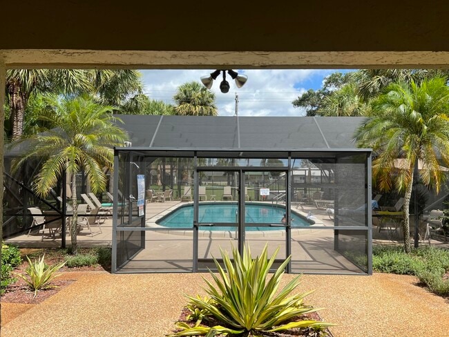 Photo - 4075 Palm Forest Dr N