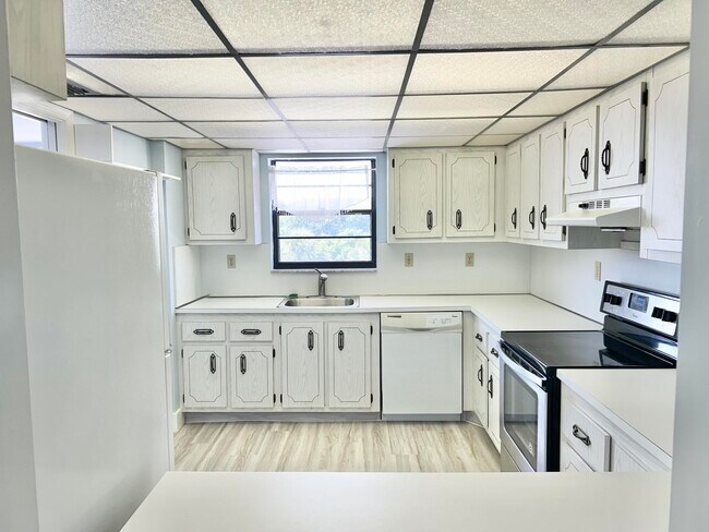 Photo - 300 N Hwy A1A Unidad 405h