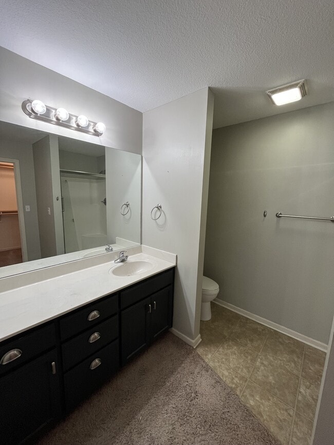 Photo - 1204 Dustins Way