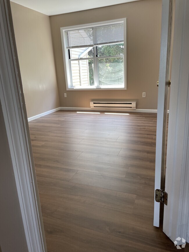 Building Photo - 105 Pickwick Pl Rental