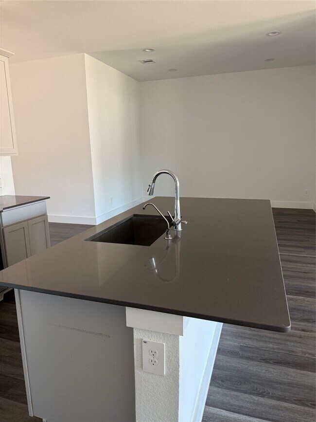 Photo - 15228 Tattle Crk Ln