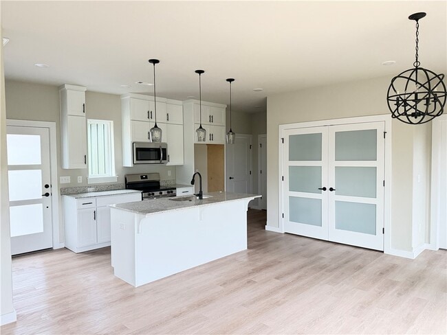 Photo - 77 Shetland Dr