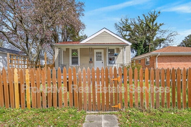 Building Photo - 1004 Woronoca Ave