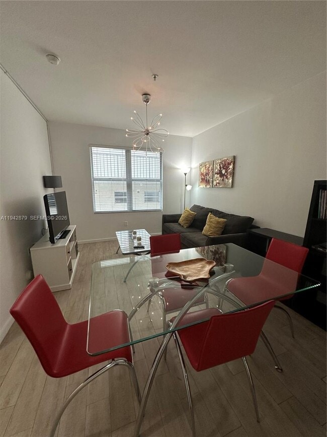 Photo - 1611 Meridian Ave Unit 203