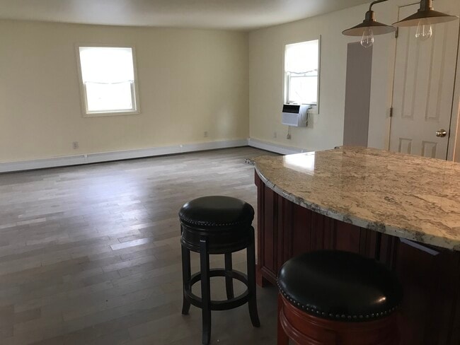 Photo - 7 Summerset Dr Unit Loft