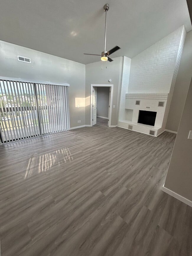 Building Photo - 1018 Blue Ridge Dr Rental