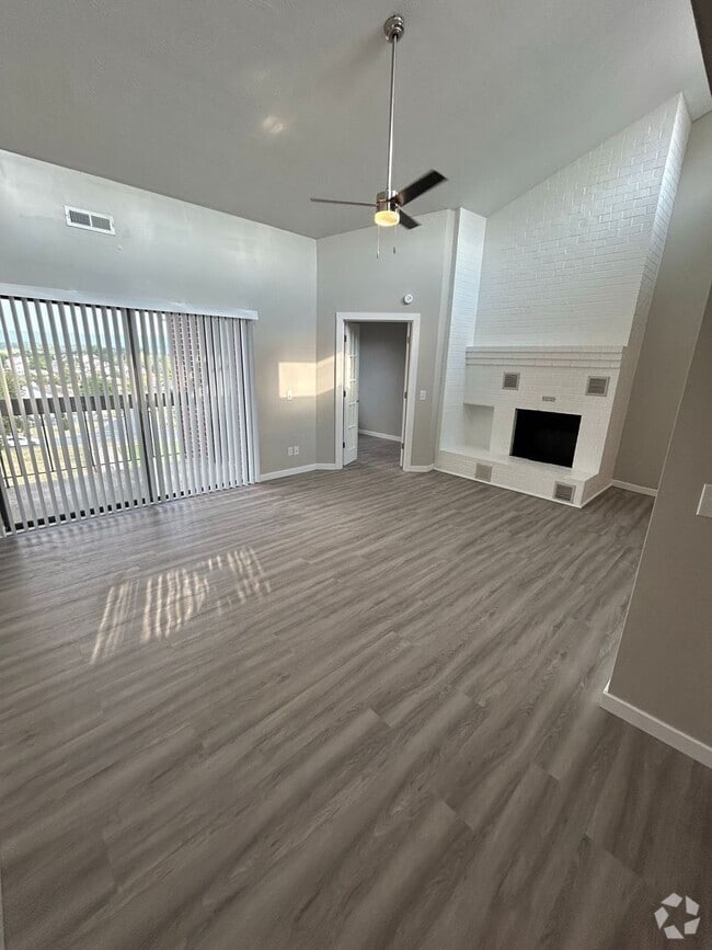 Building Photo - 1018 Blue Ridge Dr Rental