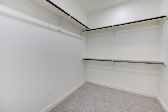 Photo - 2915 El Fenice Ln