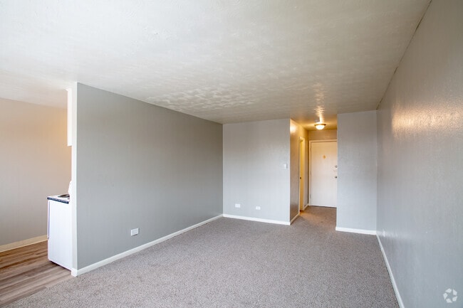 Studio - 478 SF - Continental Court Apartments