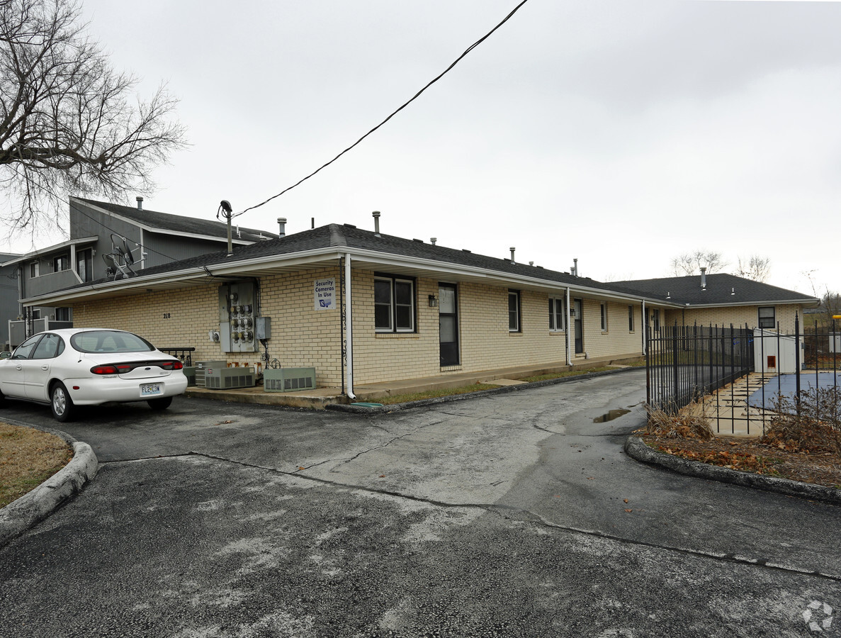 Oak Terrace - Oak Terrace Apartments