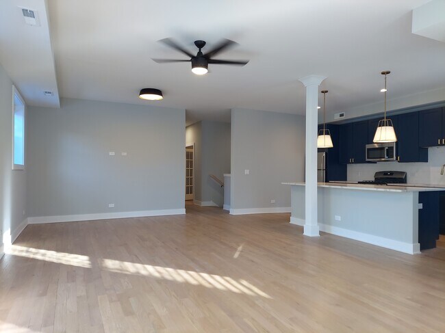 Photo - 4409 N Seeley Ave Unit 1A