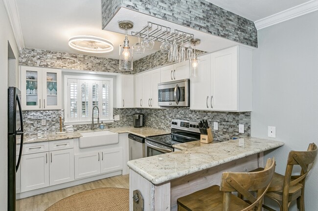 1650 Via De Luna Dr