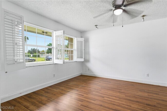 Photo - 4520 SE 11th Pl