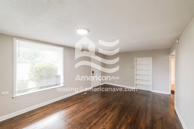 Photo - 2510 4th St E