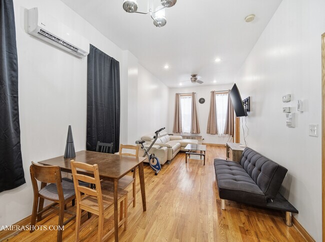 Photo - 2452 W Arthington St Unit 1