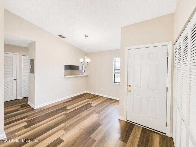 Photo - 8322 Derbyshire Pl