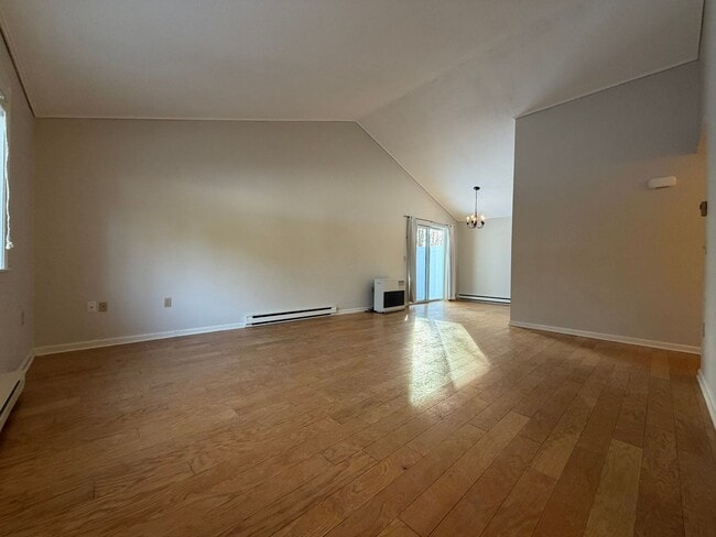 Photo - 9-11 Oakview Dr Unit 11 Oakview Dr.