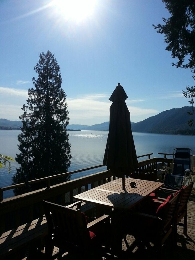 Photo - Furnished 2 bedroom with lake access-Avail...