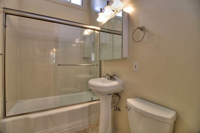 Photo - Stanford Avenue Apartments