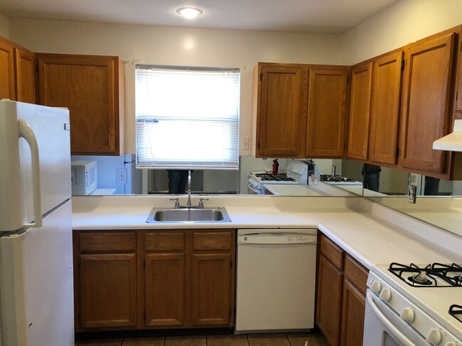 Photo - 547 Washington St