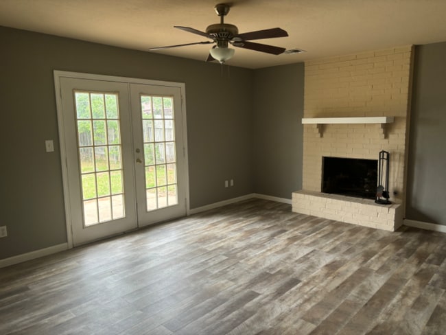 Photo - 847 SE Lomond Ln