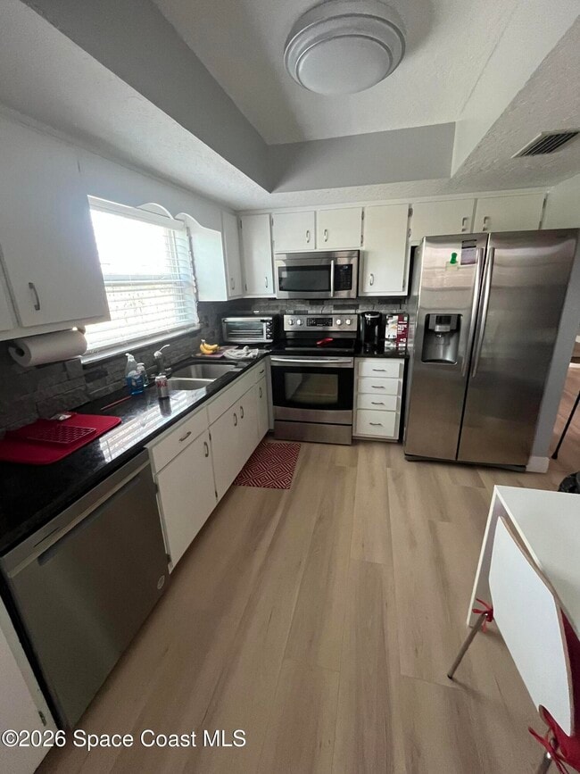 Photo - 190 Seawind Dr
